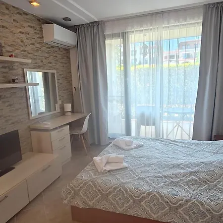 Apartment Life Private *