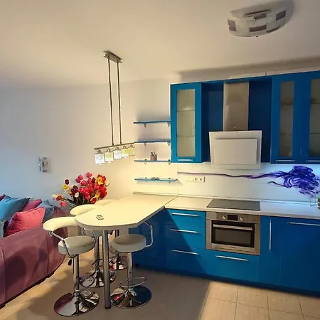 Life Private Apartment *